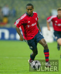 FUSSBALL CHL FCB  - La Coruna Ze Roberto  (FCB) am Ball