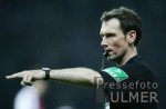 Fussball Pokal Finale: Schalke - Bayern, Schiri MEYER