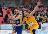 Basketball 1. Bundesliga 15/16 Hauptrunde: Walter Tigers Tuebingen - EWE Baskets Oldenburg