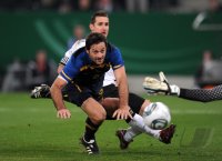 Fussball International EM 2012 Testspiel:  Sasa Ognenovski (li, Australien) gegen Miroslav KLOSE (re, Deutschland)