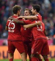 Fussball 1. Bundesliga Saison 15/16: FC Bayern Muenchen - Borussia Dortmund