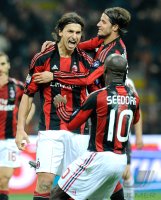 FUSSBALL SERIE A:  (v.li.) AC Mailand JUBEL mit Zlatan Ibrahimovic, Luca Antonini, Clarence Seedorf