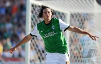 FUSSBALL, 1. BUNDESLIGA, SV Werder Bremen. PIZARRO jubelt