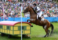 REITEN Olympia 2012: Michael Jung (Deutschland) mit Sam beim Gelaenderitt
