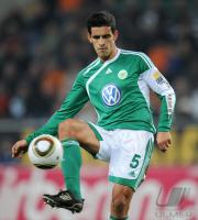 FUSSBALL, 1. BUNDESLIGA, 16. Spieltag: Wolfsburg, COSTA Einzelaktion