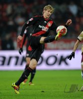 Fussball: 1. Bundesliga Saison 2010/2011: Leverkusen, KIESSLING am Ball