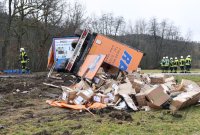 UNFALL auf der L 385 Ofterdingen - Dettingen: Ein LKW kippt Diesel droht in den Katzenbach zu laufen