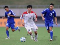 FUSSBALL INTERNATIONAL:  An Chol Hyok  (Nordkorea)