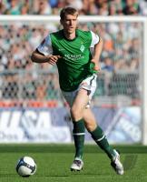 FUSSBALL, 1. BUNDESLIGA, SV Werder Bremen, MERTESACKER Einzelaktion