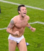 FUSSBALL EURO 2008: Frankreich - Italien, Jubel CASSANO in Unterhose