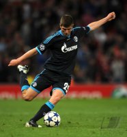 Fussball CHL  Saison 2010/2011:  Atsuto Uchida (FC Schalke 04)