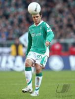 Fussball 1. Bundesliga: Bremen, JENSEN Einzelaktion