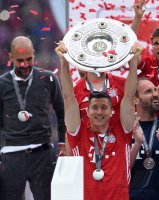Fussball 1. Bundesliga Saison 15/16: Der FC Bayern feiert seine 26. Deutsche Meisterschaft