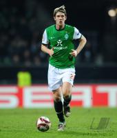FUSSBALL, EUROPA LEAGUE SECHZEHNTELFINALE: Werder Bremen, NIEMEYER am Ball