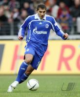 Fussball 1. Bundesliga: Schalke, ALTINTOP Einzelaktion