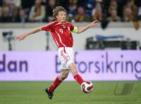 Fussball International: Daenemark, TOMASSON Einzelaktion