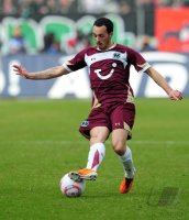 Fussball: 1. Bundesliga Saison 2010/2011: Hannover 96, PINTO am Ball