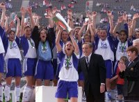 Fussball DFB - Frauen Pokalfinale in Berlin 2000/2001