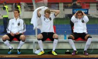 Fussball International EM 2012 Qualifikationsspiel: Benedikt Hoewedes , Andre SCHUERRLE , Mario GOETZE (v. li., Deutschland)