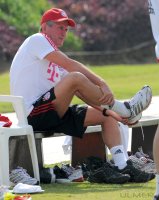 Fussball 1. Bundesliga 11/12: FC Bayern Muenchen Training in Doha