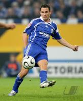 Fussball 1. Bundesliga: Schalke, LOEVENKRANDS Einzelaktion