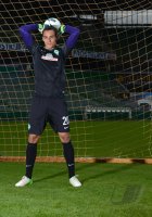 Fussball 1. Bundesliga, Saison 2012/2013, Werder Bremen: Raphael Wolf im exklusiven Pressefoto ULMER Fotoshooting