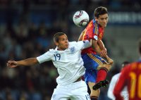 Fussball U21-Europameisterschaft 2011:  Jack Rodwell (li, England) gegen Ander Herrera (re, Spanien)