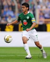 FUSSBALL 1. BUNDESLIGA: Wolfsburg, JOSUE Einzelaktion