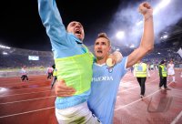 FUSSBALL SERIE A:  JUBEL nach dem Sieg , Cristian Brocchi, Miroslav Klose (v. li., Lazio Rom)