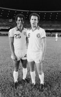 Fussball: Carlos Alberto und Franz Beckenbauer (beide, Cosmos New York)
