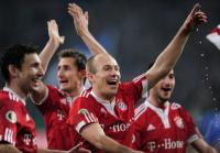 FUSSBALL  JUBEL ROBBEN  (FC Bayern Muenchen )