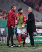 Fussball DFB Pokal 2. Runde 16/17: FC Bayern Muenchen - FC Augsburg