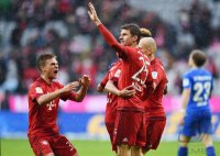 Fussball 1. Bundesliga Saison 15/16: JUBEL FC Bayern Muenchen