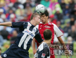 Fussball 1. Bundesliga: Bayern - Berlin, Zweikampf