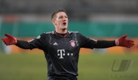 Fussball DFB Pokal 10/11 :  JUBEL Bastian Schweinsteiger (FC Bayern Muenchen)