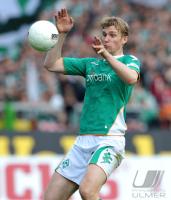Fussball 1. Bundesliga: Bremen, MERTESACKER Einzelaktion