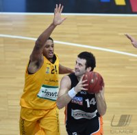 Basketball 1. Bundesliga 14/15 Hauptrunde:  Walter Tigers Tuebingen - ratiopharm Ulm