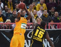 Basketball 1. Bundesliga 14/15 Hauptrunde: Walter Tigers Tuebingen - MHP RIESEN Ludwigsburg