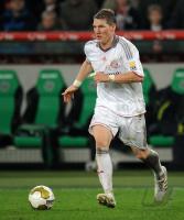 FUSSBALL, 1. BUNDESLIGA, 14. Spieltag: Bayern SCHWEINSTEIGER Einzelaktion