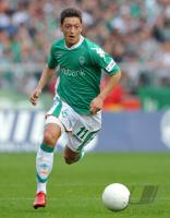 Fussball 1. Bundesliga: Bremen, OEZIL Einzelaktion