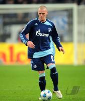 FUSSBALL UEFA CUP: Schalke, PANDER Einzelaktion