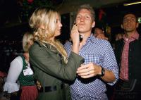 FUSSBALL 1. BUNDESLIGA: Bayern besucht das Oktoberfest