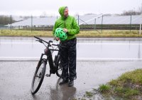 Oberbuergermeister Boris Palmer (Die Gruenen) im Regenwetter