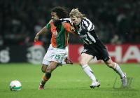 Fussball CL: Bremen - Turin, Zweikampf