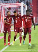 Fussball 1. Bundesliga Saison 21/22: FC Bayern Muenchen -  1. FC Koeln
