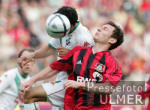 Fussball 1. Bundesliga: Leverkusen - Bremen, Zweikampf
