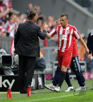 Fussball 1. Bundesliga: Trainer Louis van Gaal, Ivica Olic (v.li., FCB)