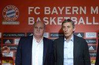 Basketball 1. Bundesliga 2012/2013:  Praesident Uli Hoeness und Trainer Svetislav Pesic (v. li., FC Bayern Muenchen)