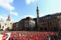 Fussball: FC Bayern feiert zum Saisonabschluss auf dem Marienplatz