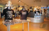 Fussball 2. Bundesliga: Fanshop beim TSV 1860 Muenchen